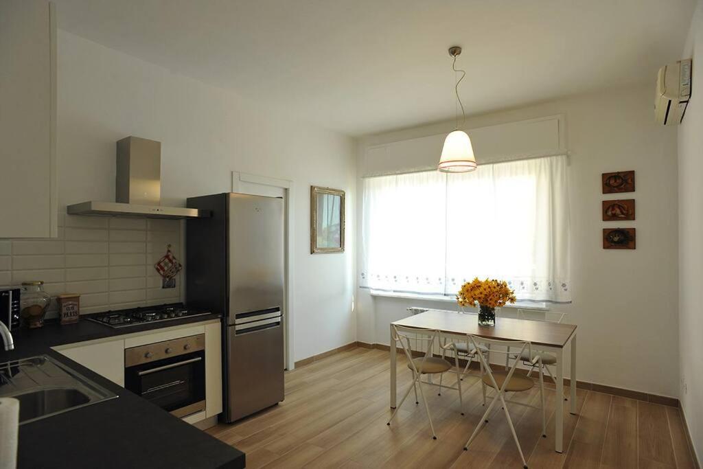 La Casa Di Enri E Nina Lägenhet Lerici Exteriör bild