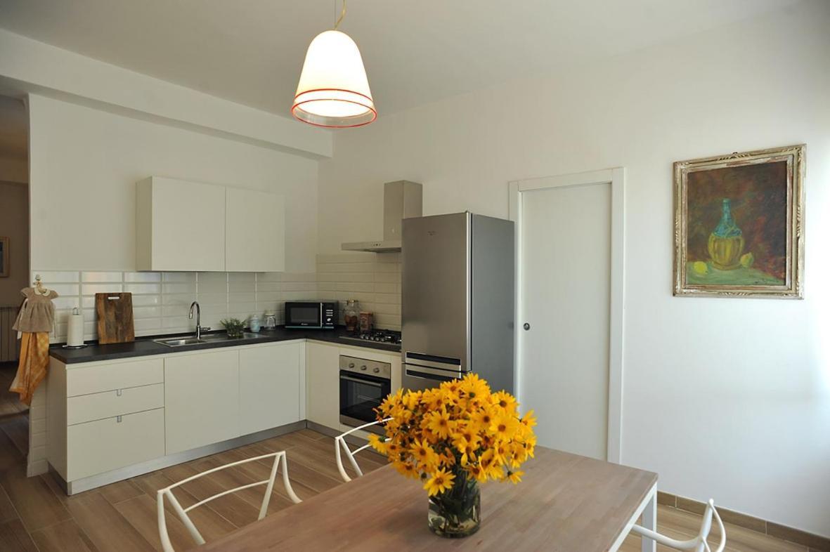 La Casa Di Enri E Nina Lägenhet Lerici Exteriör bild